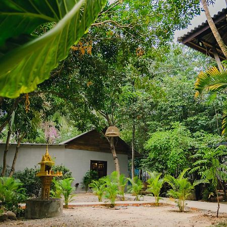 Banyan Tree Hostel Кампот Екстериор снимка