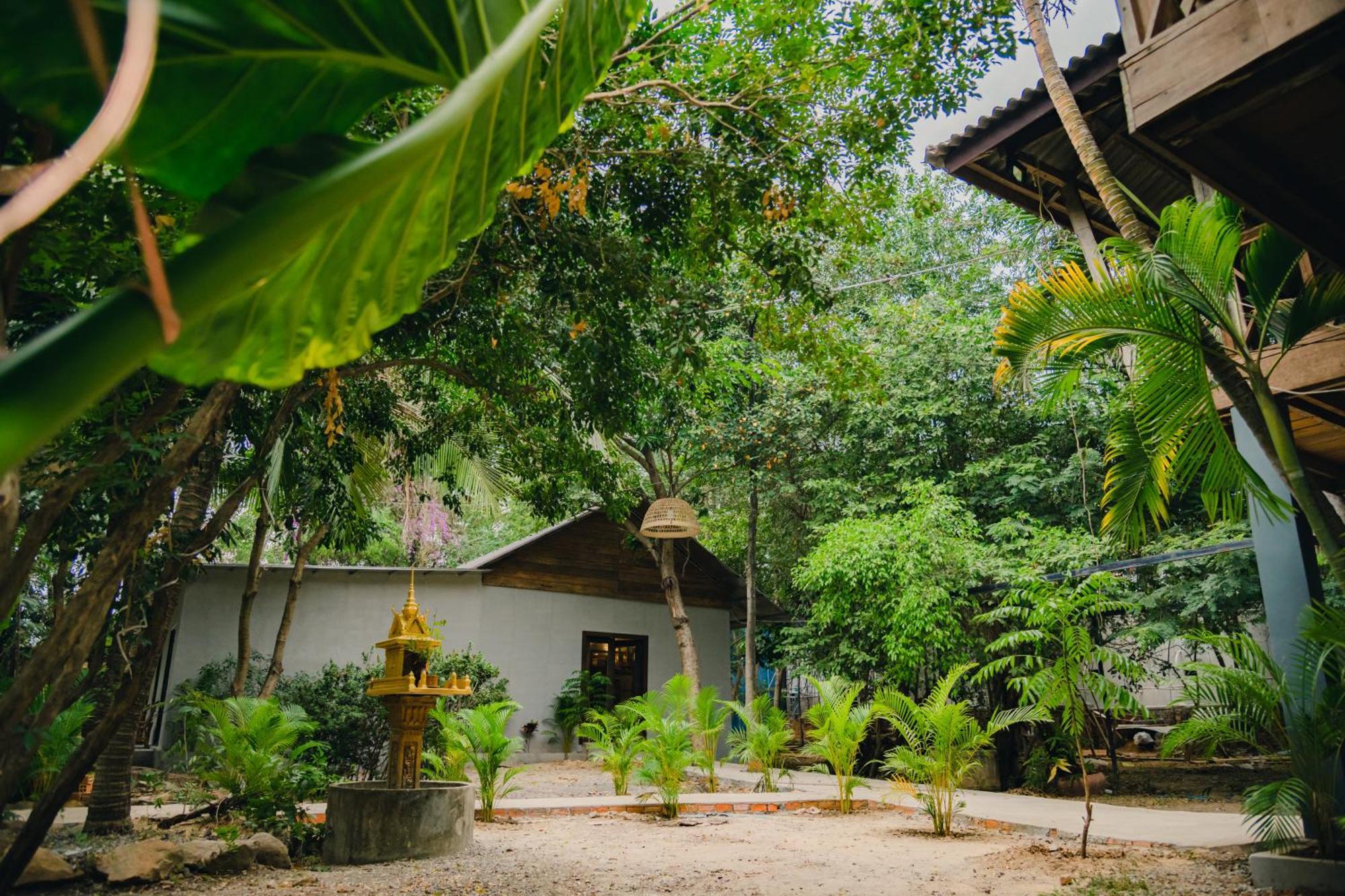 Banyan Tree Hostel Кампот Екстериор снимка