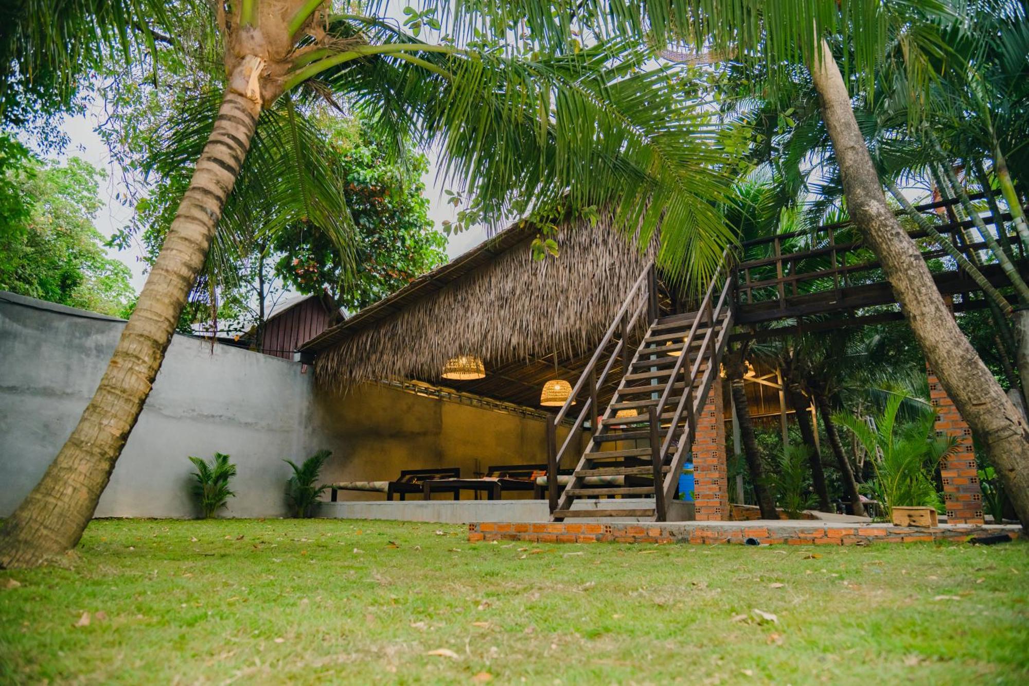 Banyan Tree Hostel Кампот Екстериор снимка