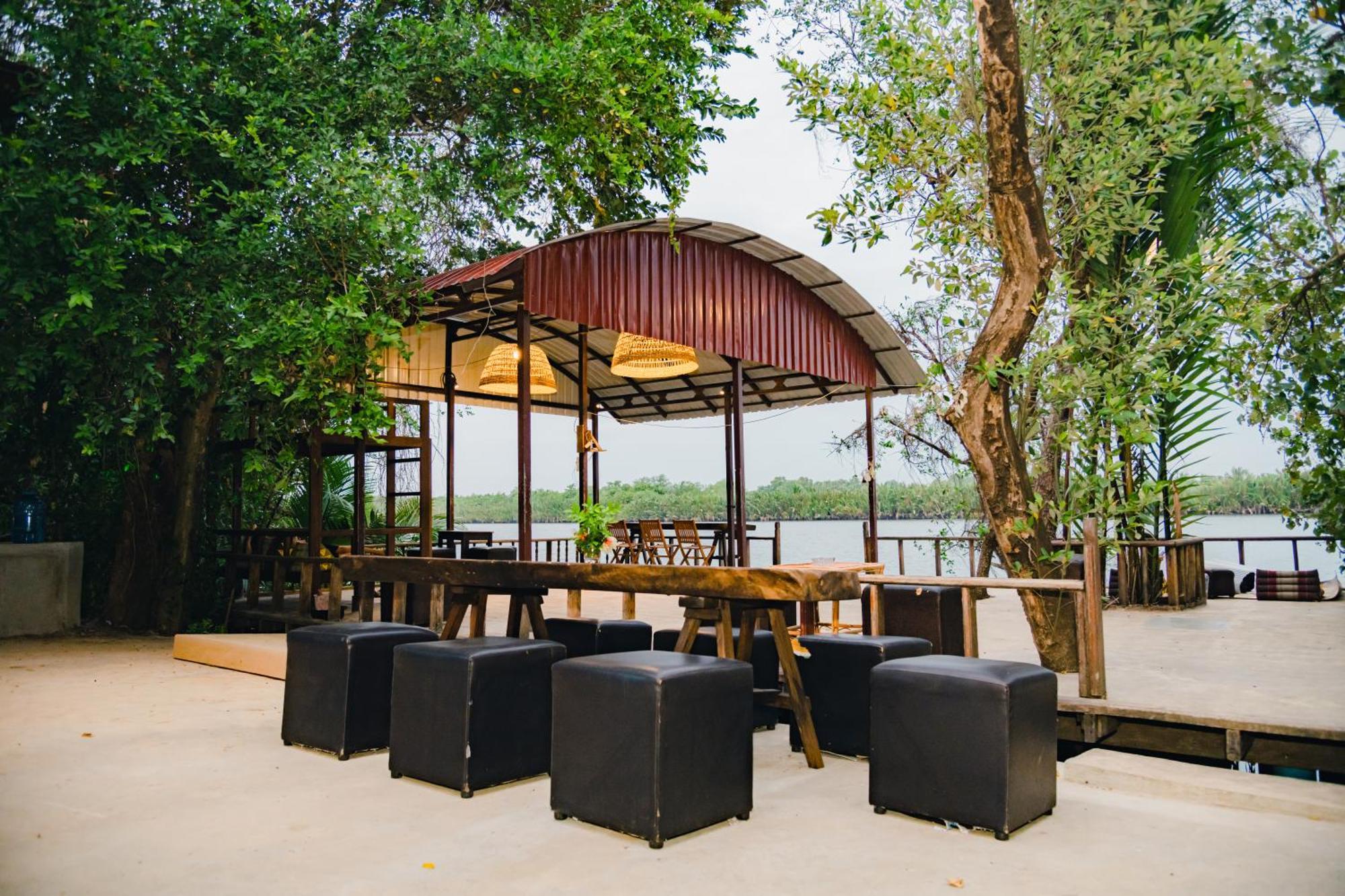 Banyan Tree Hostel Кампот Екстериор снимка