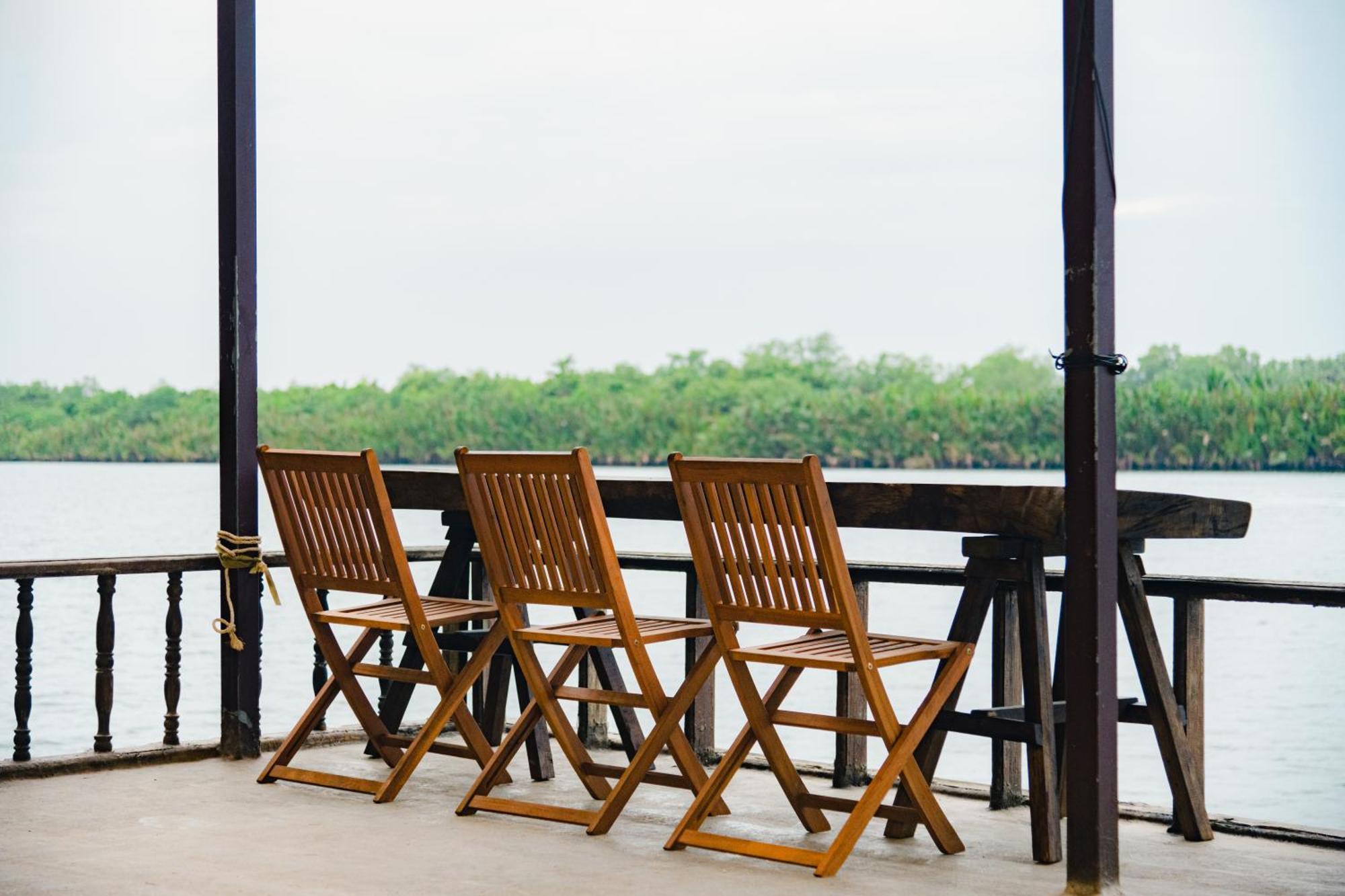 Banyan Tree Hostel Кампот Екстериор снимка