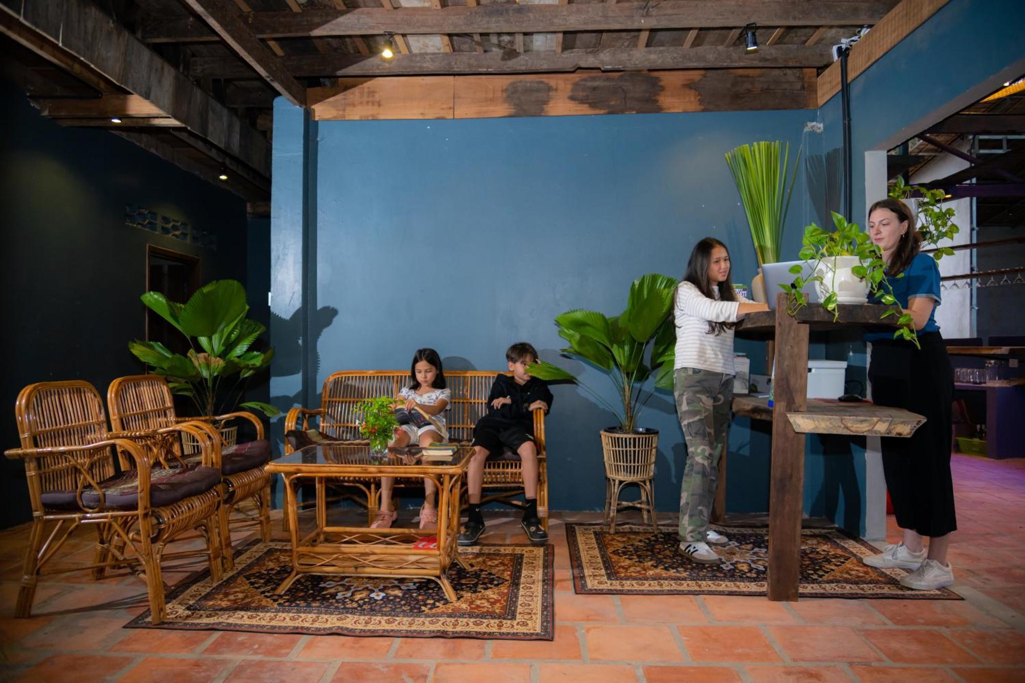 Banyan Tree Hostel Кампот Екстериор снимка