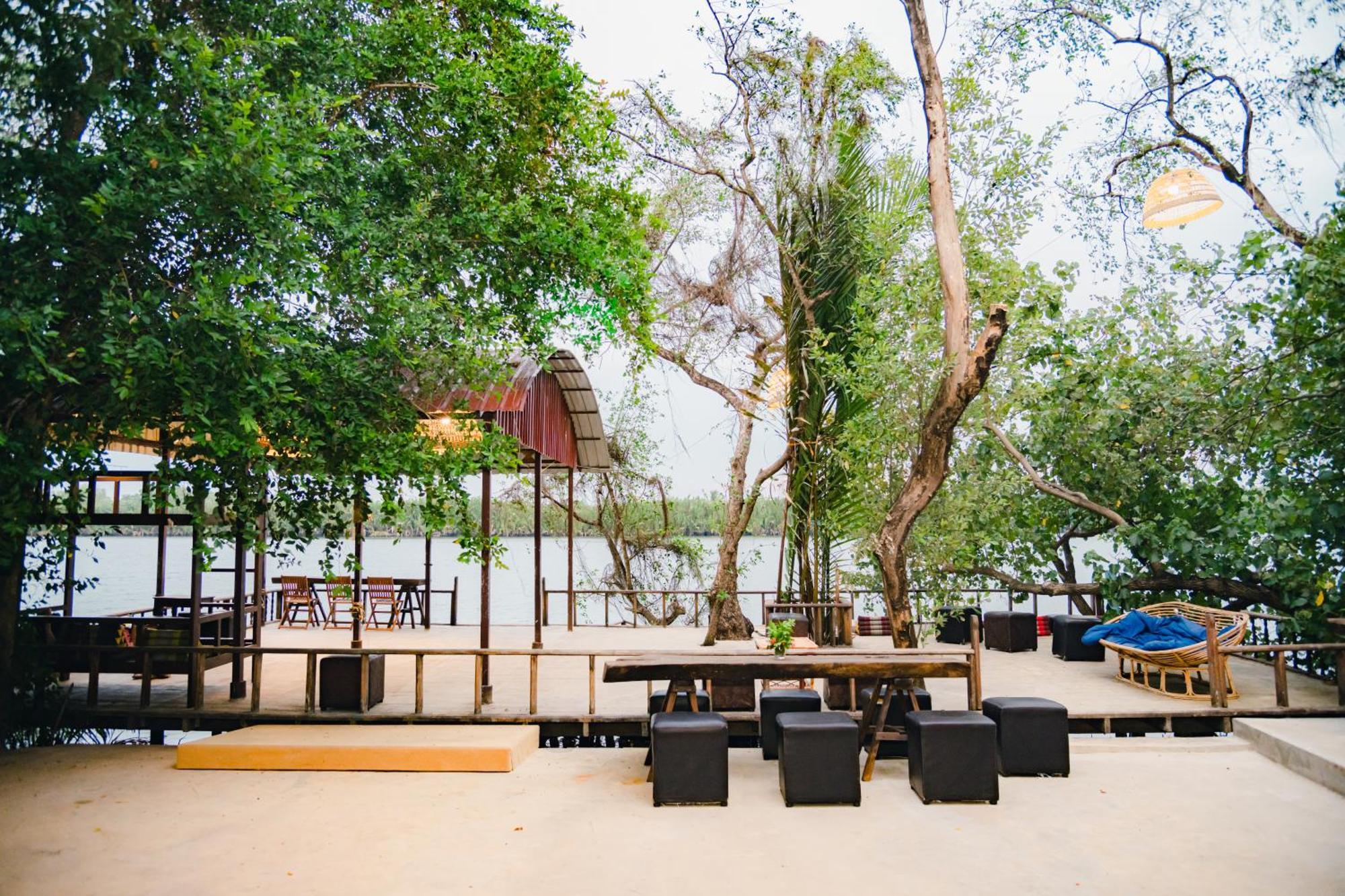 Banyan Tree Hostel Кампот Екстериор снимка