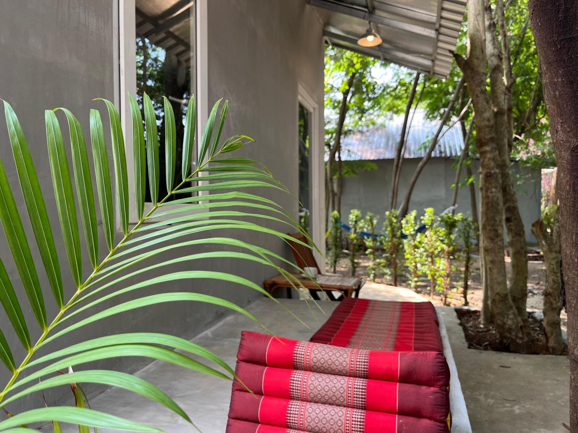 Banyan Tree Hostel Кампот Екстериор снимка