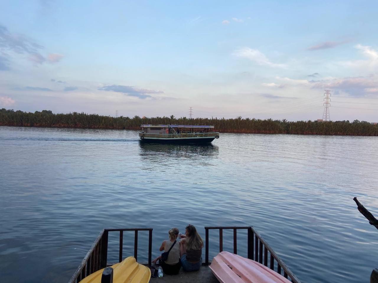 Banyan Tree Hostel Кампот Екстериор снимка
