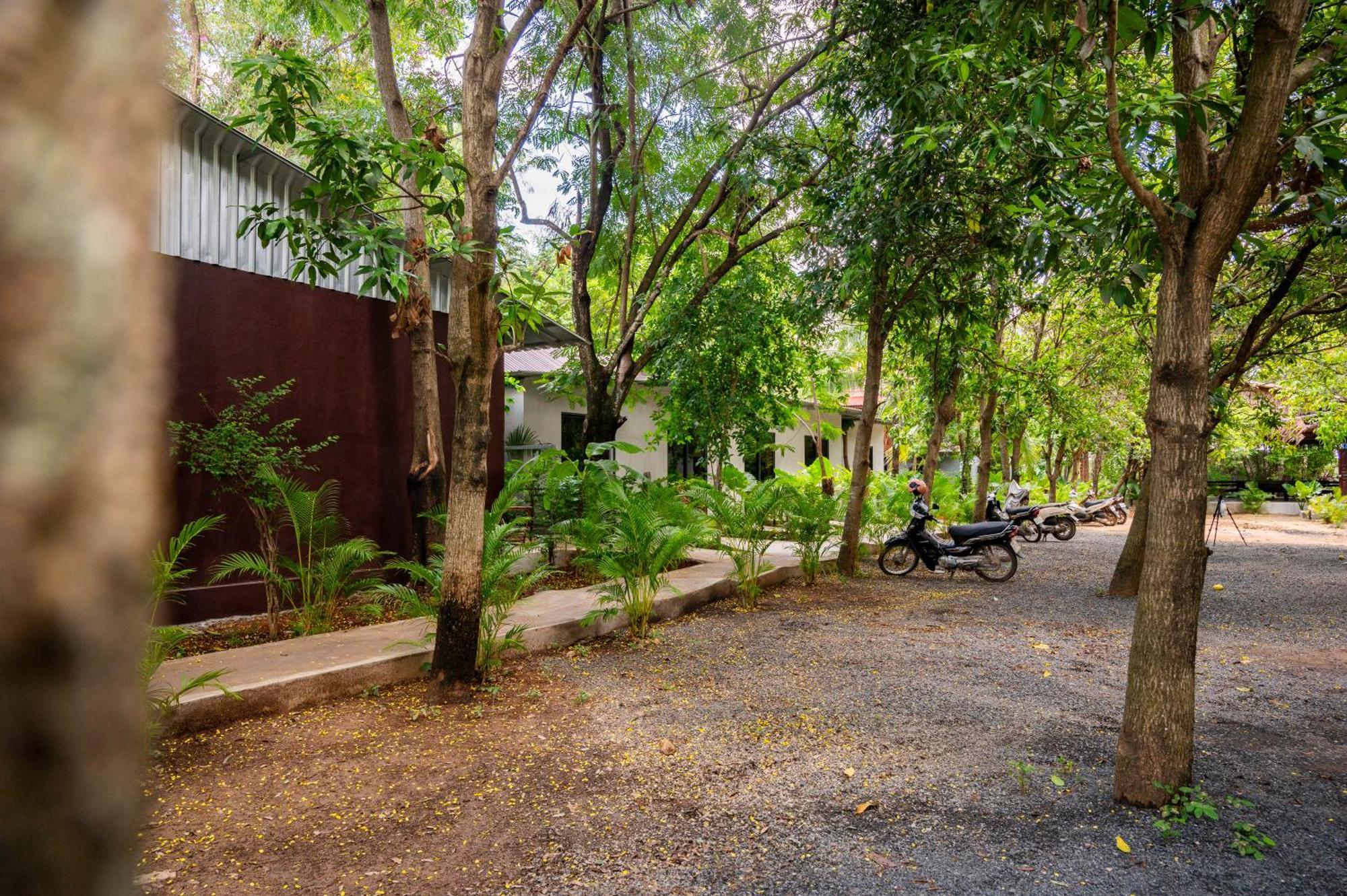 Banyan Tree Hostel Кампот Екстериор снимка