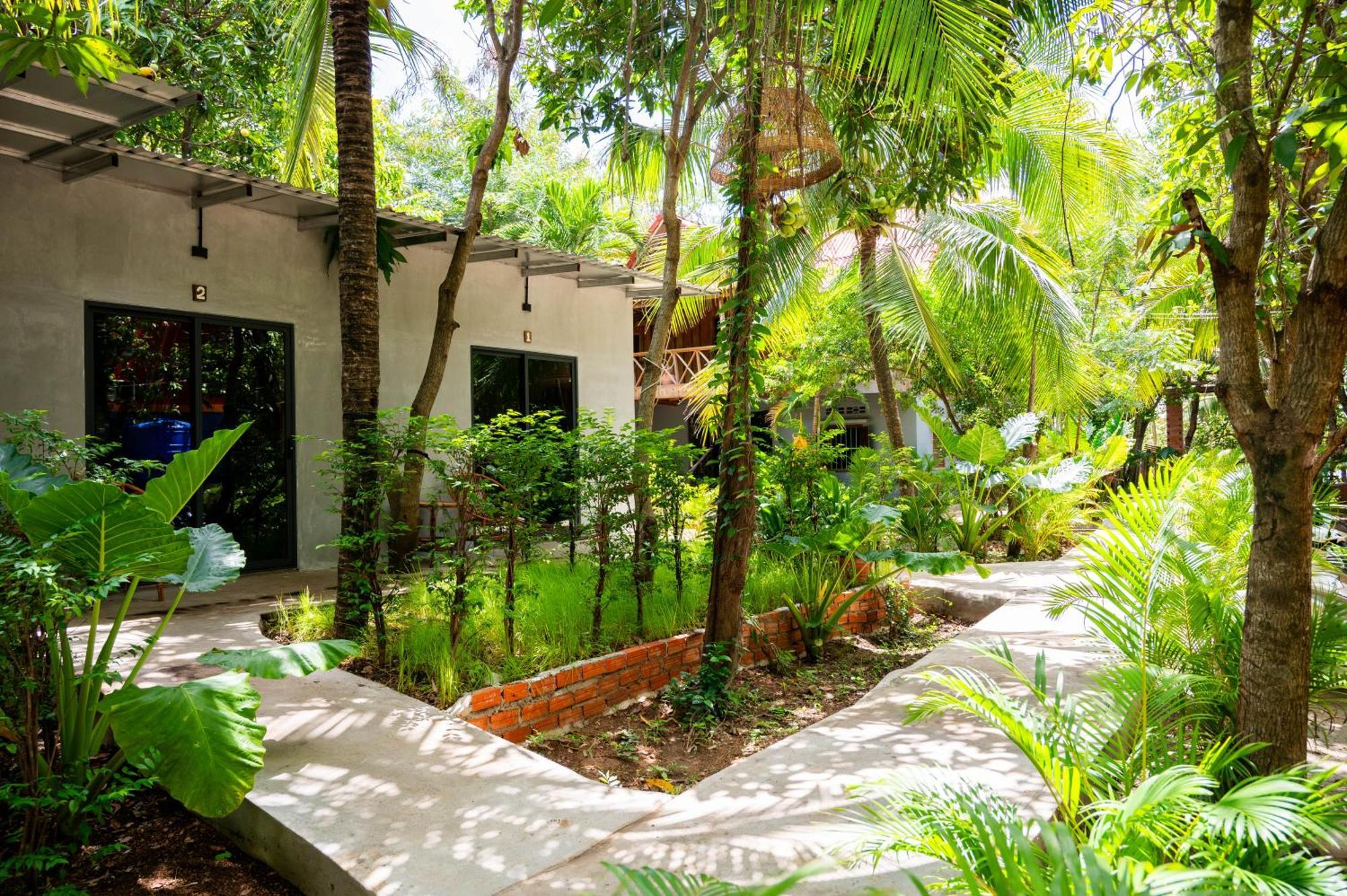 Banyan Tree Hostel Кампот Екстериор снимка