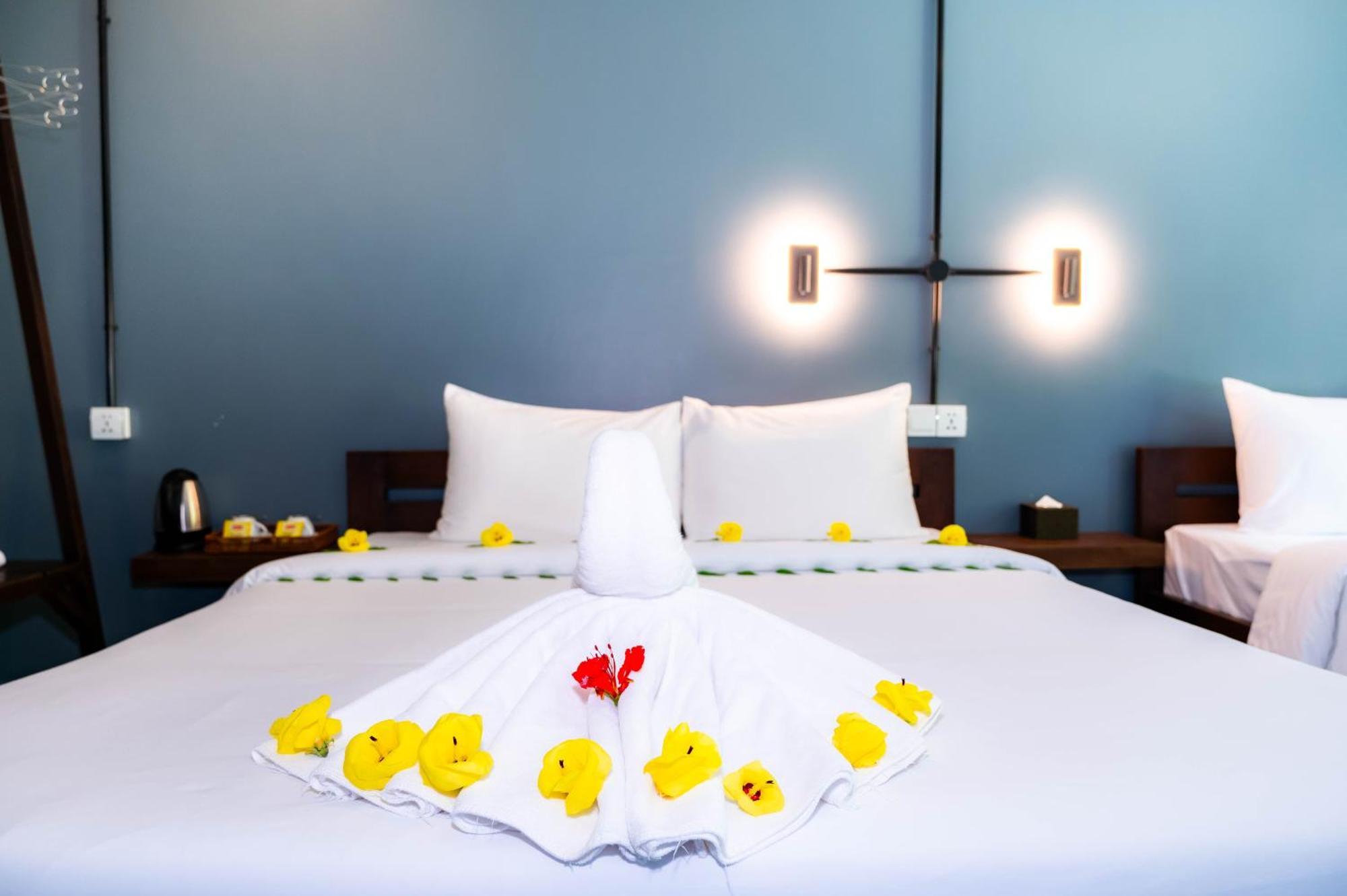 Banyan Tree Hostel Кампот Екстериор снимка