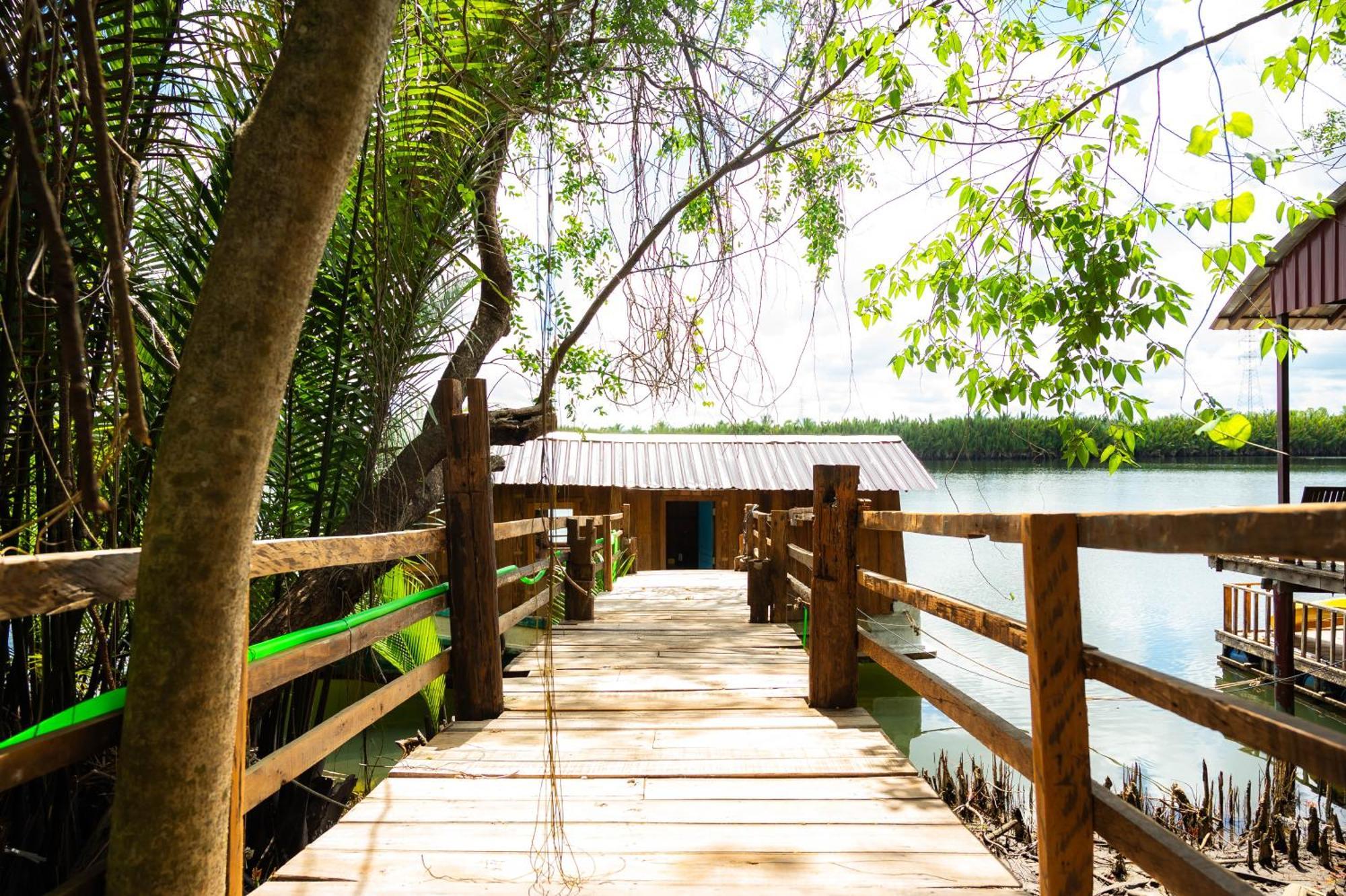 Banyan Tree Hostel Кампот Екстериор снимка